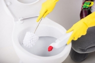 Xử lý bồn cầu nghẹt hơi đơn giản mà lại hiệu quả 