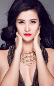Tiểu sử Ca sĩ Đông Nhi - Nữ ca sĩ hạng A hạnh phúc nhất showbiz