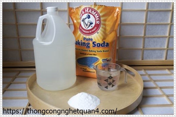 Áp dụng thông bồn cầu bằng baking soda