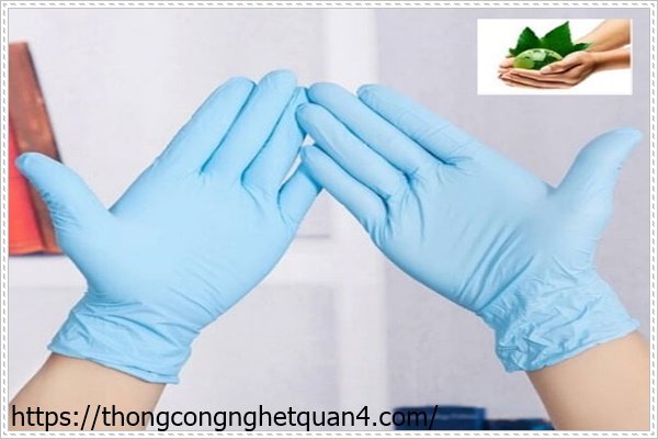 Th&ocirc;ng bồn cầu hiệu quả bằng m&agrave;ng bọc thực phẩm