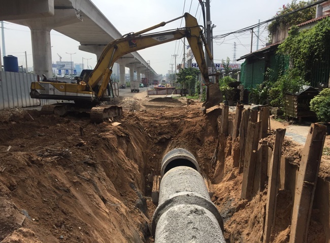 Đ&agrave;o đường cống quận 4 thi c&ocirc;ng nhanh