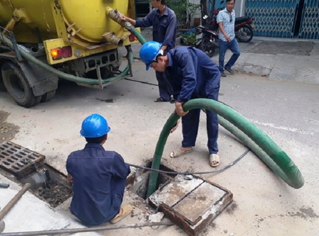 Thợ r&uacute;t hầm cầu quận 12 c&oacute; nhiều kinh nghiệm thực tế