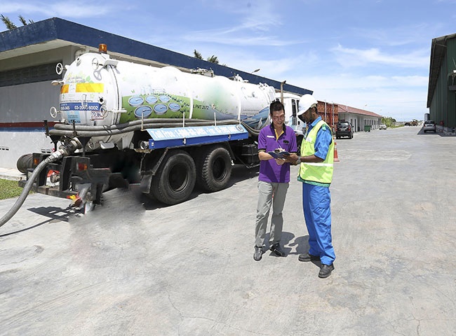 Dịch vụ rút hầm cầu quận 5 giá rẻ, không đập phá nền nhà