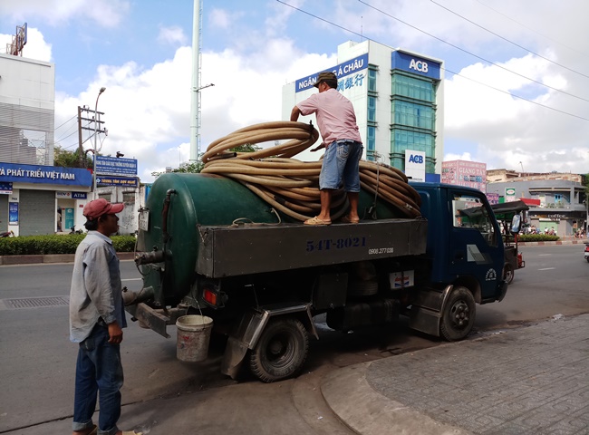 Dịch vụ r&uacute;t hầm cầu quận 7 nhiều ưu đ&atilde;i cho kh&aacute;ch h&agrave;ng
